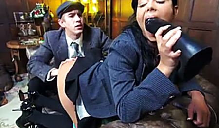 Мужик жарит сисястую кралю