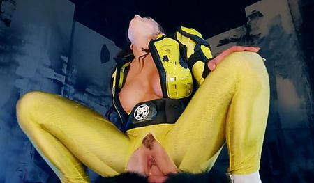 Маруха с пушком на писе села поебаться