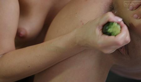 Раздолбала писю кабачком