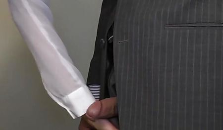 Прикоснулась к пенису босса