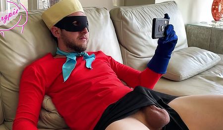 Муж с женой трахаются в оригинальных костюмах перед вебкой