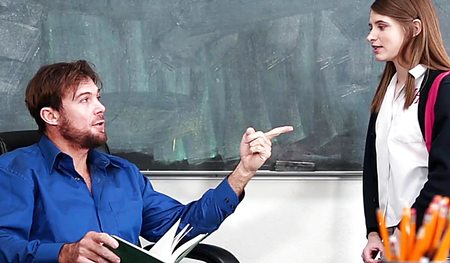 Похотливый учитель так и не сумел выебать студентку первокурсницу